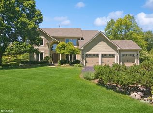 49 Gentry Dr, Hawthorn Woods, IL