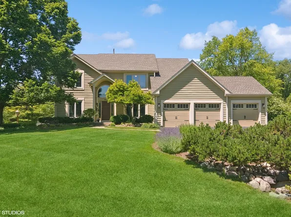 49 Gentry Dr, Hawthorn Woods, IL 60047