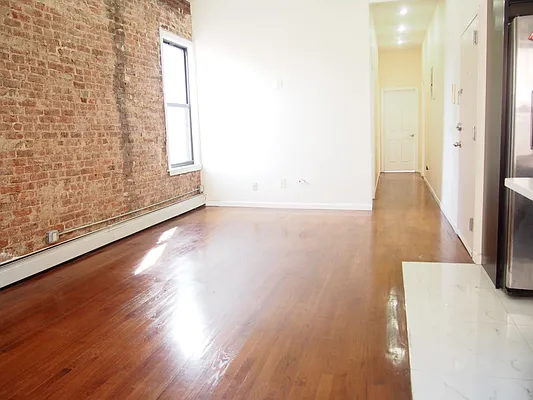 Rented by Evergreen Realty & Investments | media 9