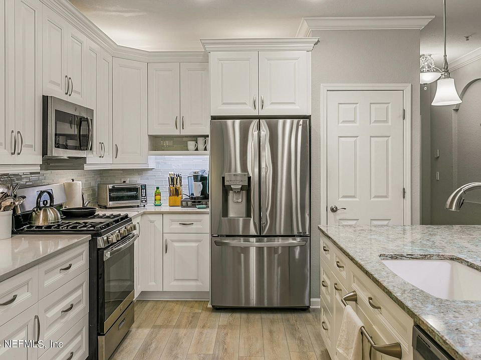 1st image of 13810 SUTTON PARK Drive N #1319