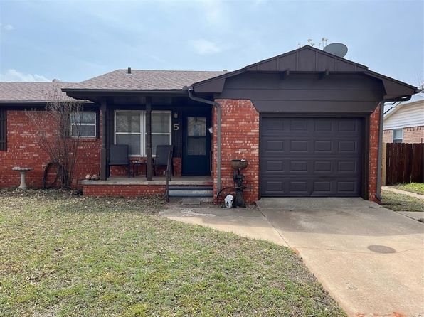 5 Ridgecrest Dr, Chickasha, OK 73018