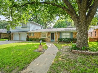 2101 Williams Pl, Fort Worth, TX 76111