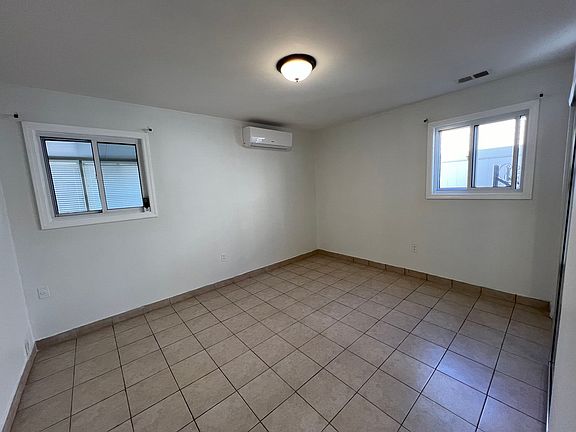 4th image of 94 Demopolis Ave #1