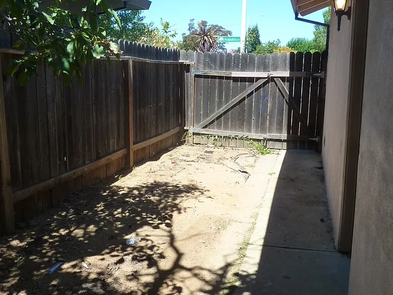 9443 Acapulco Way — Photo 20