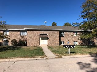 1000 Freeman Ln #3, Beatrice, NE 68310