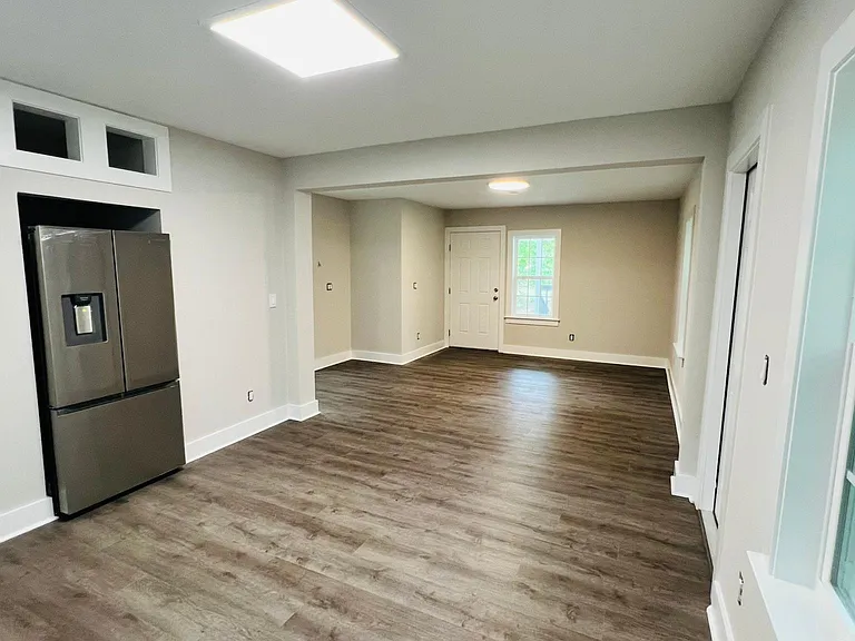 108 E Dewey St — Photo 11