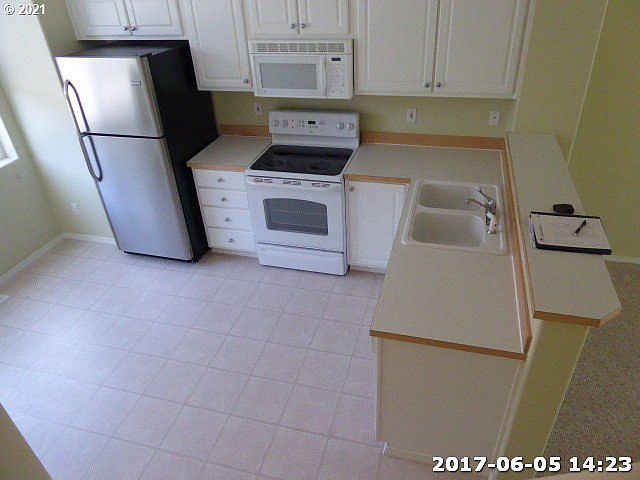 2nd image of 13890 SW Scholls Ferry Rd Unit 103