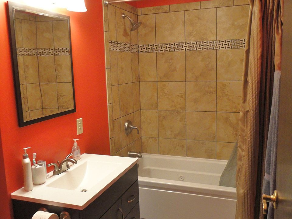 1st image of 9 Canfield Ter