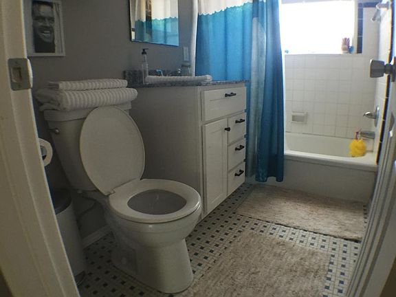 Bathroom / Original Historic Tile