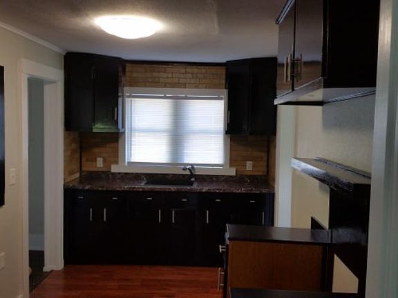 3rd image of 1620 Raible Ave