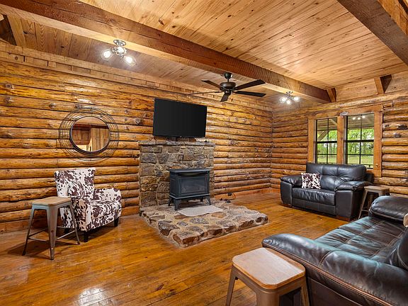 21st image of 709 Jones Rd