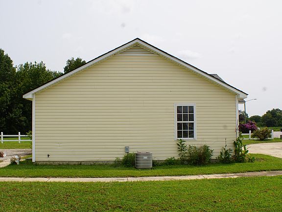 4th image of 100 Mary Lane