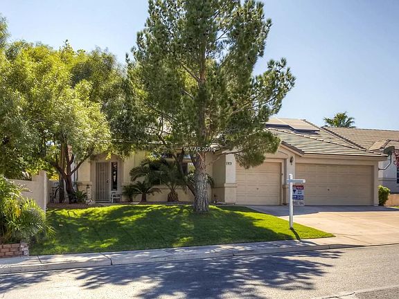 2nd image of 1073 Las Palmas Entrada Ave