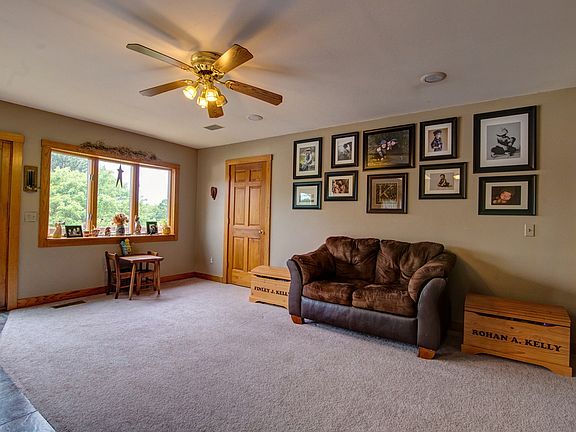 3rd image of 32042 Sunset Dr