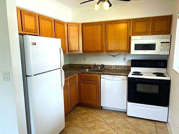 2nd image of 309 NE 16 Street #C5