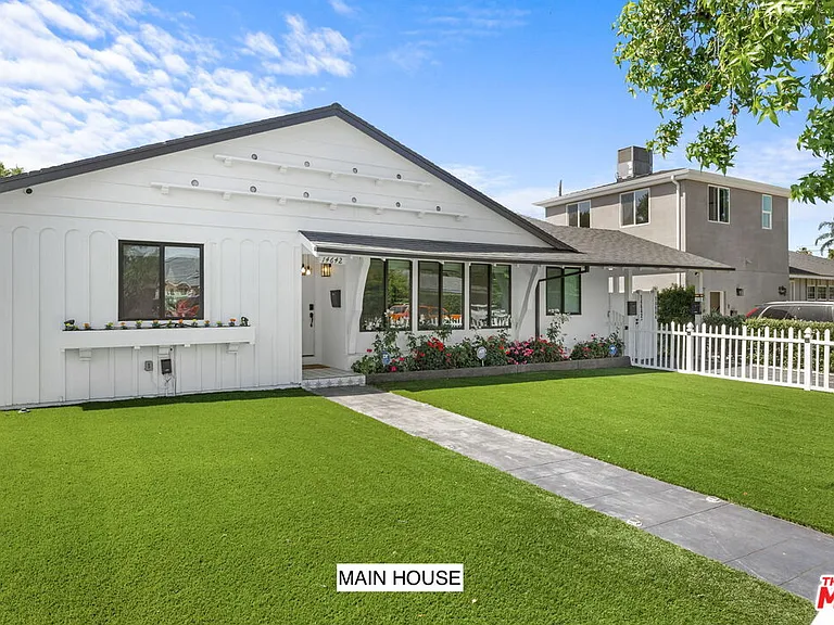14642 Runnymede St — Photo 3