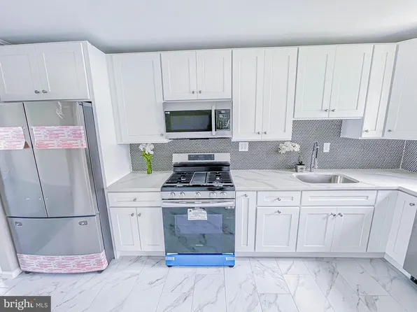 17 Claremont St, Toms River, NJ 08757