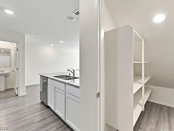 4th image of 4841 Wine Ridge Ave