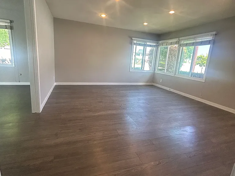 299 Robinhood Ln — Photo 13