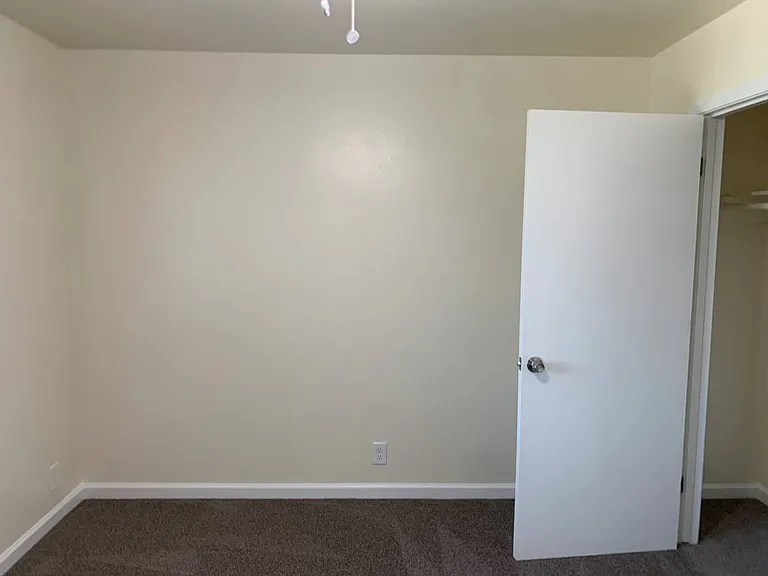 Maple Palms Apartments — Photo 14