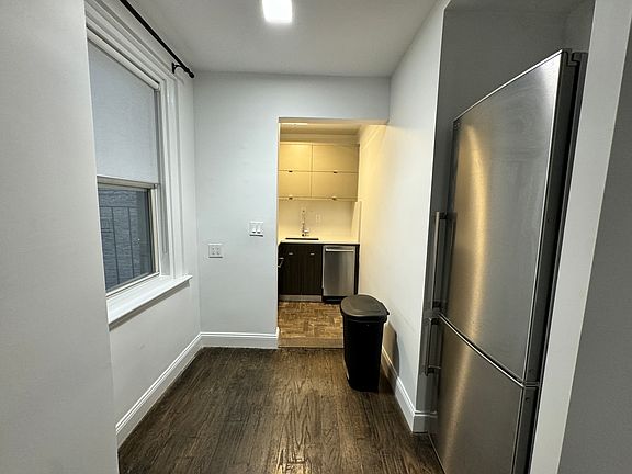 5th image of 321 E 43rd St #3003