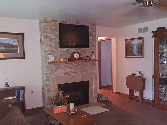 3rd image of 5808 Cottonwood Dr