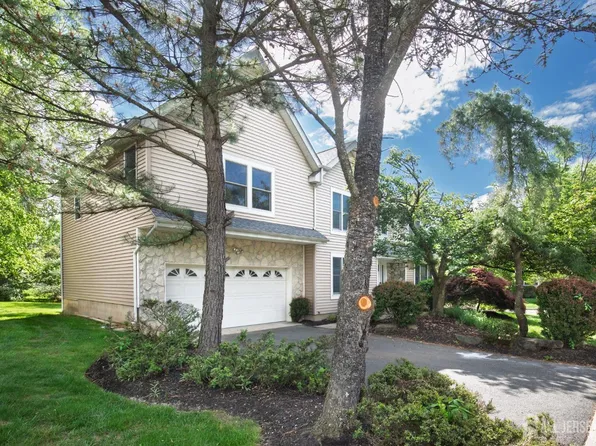 15 Pennyroyal Ct, Princeton, NJ 08540