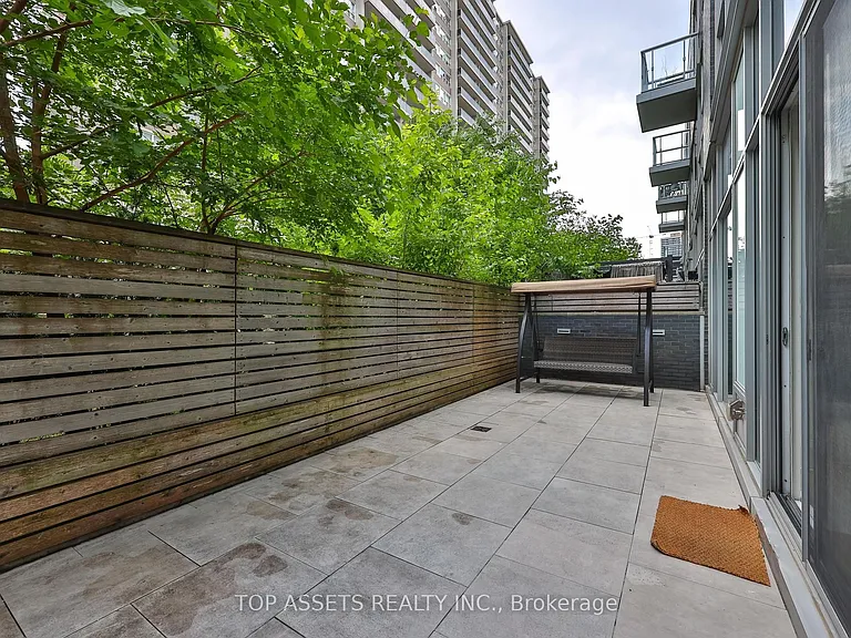 101 Erskine Ave #Townhouse 10 — Photo 40