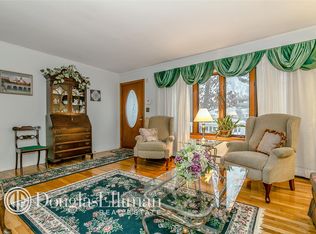 49 Vanderbilt Ave, Saint James, NY 11780