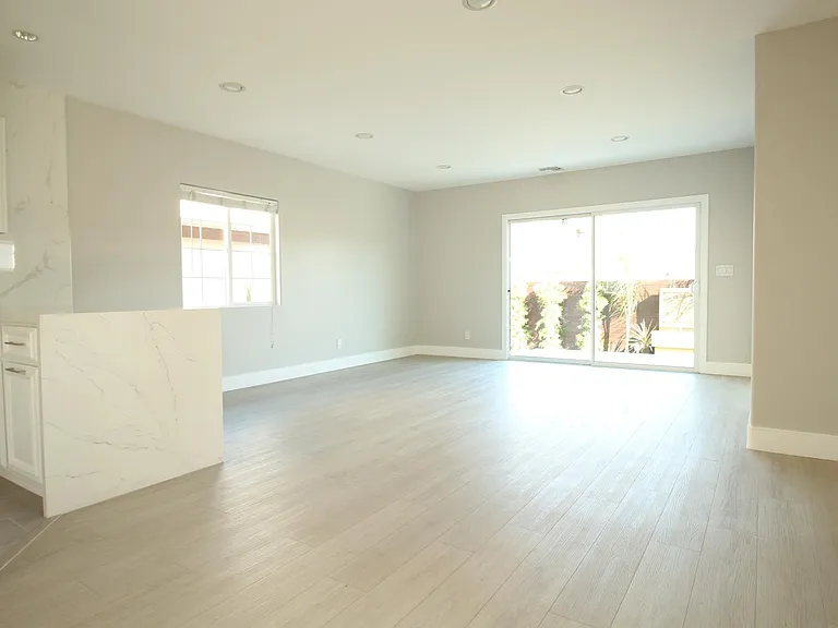 832 Rose Ave — Photo 28