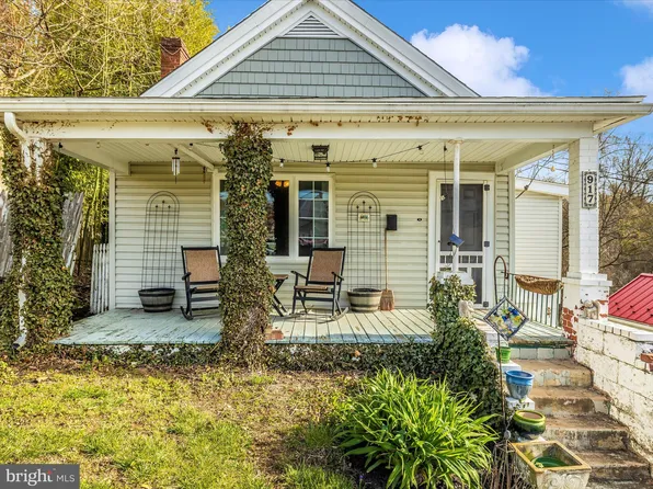 917 E C St, Brunswick, MD 21716