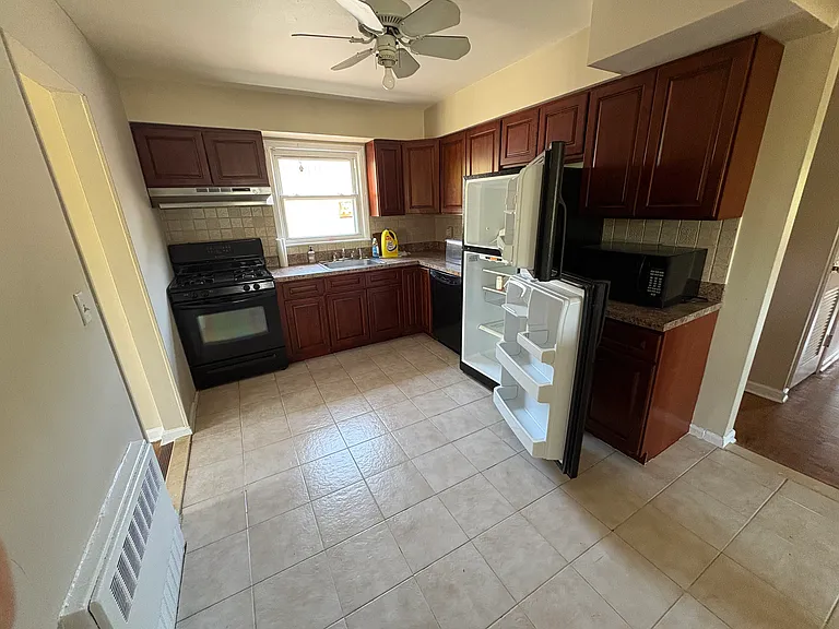 120 Seventeen Rockaway Bch #2 — Photo 3