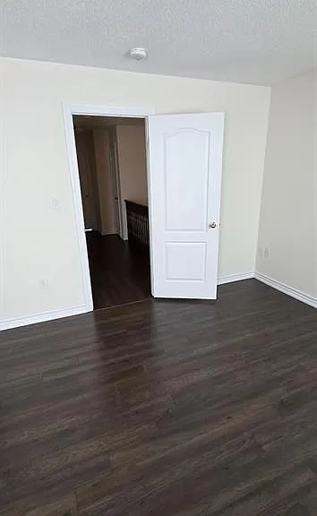 27 Shiff Cres — Photo 17