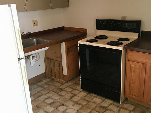 5th image of 202 1/2 E Bell Ave