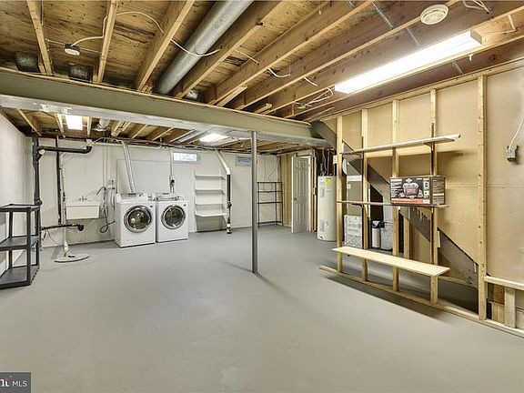4th image of 12816 Tewksbury Dr