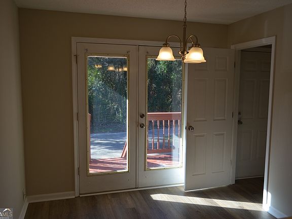 4th image of 1034 Hazel St