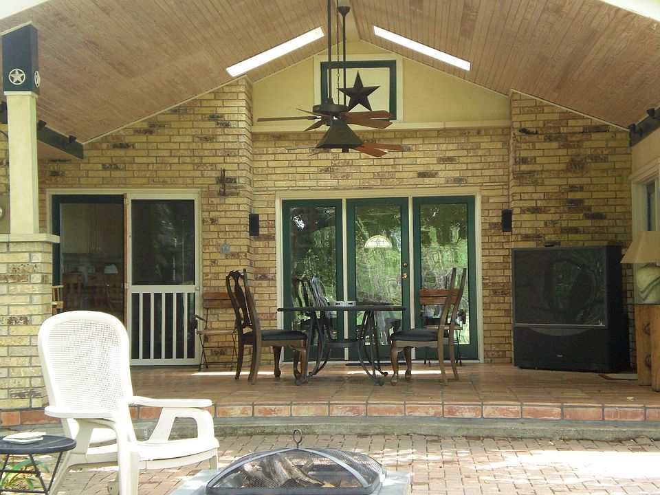 Awesome patio - great for entertaining or relaxing!