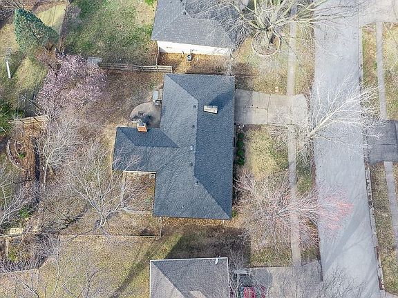 3rd image of 8009 Freeman Ave