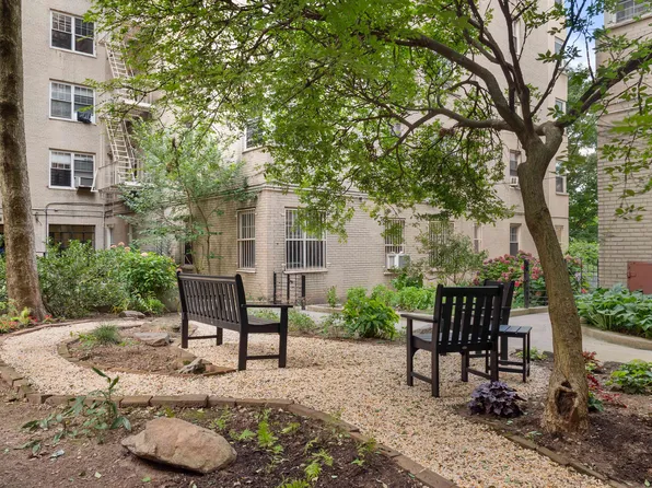 720 Fort Washington Avenue image 10 of 16