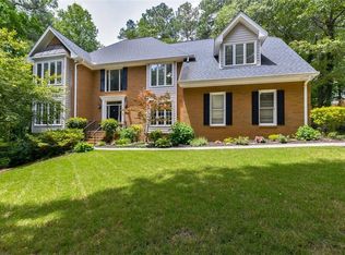 2275 Roxburgh Dr, Roswell, GA 30076