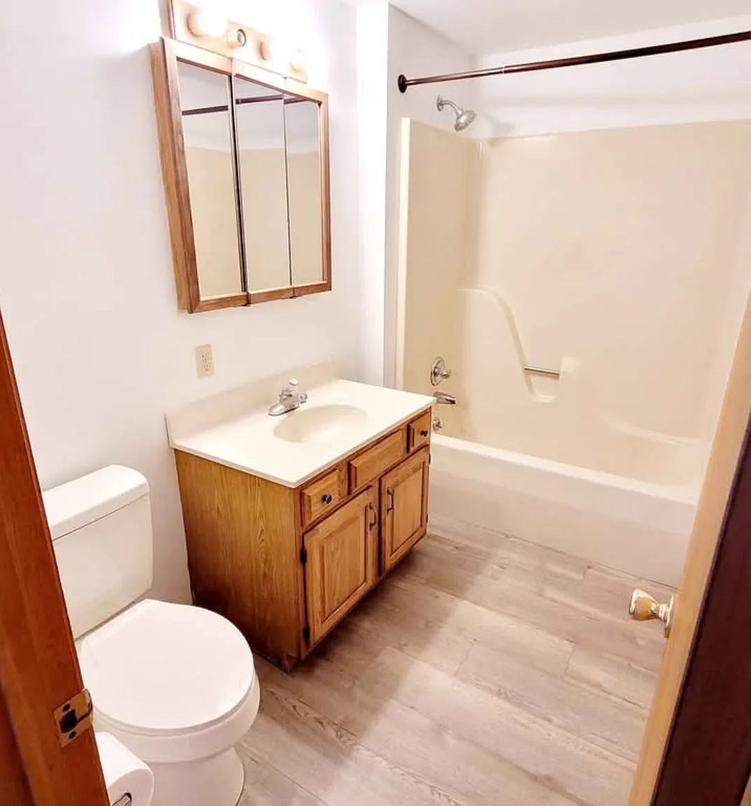 1 bed, 1100 sqft, $1,875 — Photo 4
