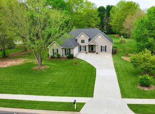 70 Mosswood Ct, Newnan, GA 30265