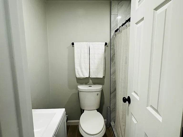 808 E Halcyon Rd — Photo 9