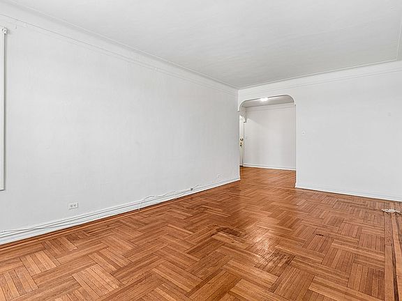 5th image of 111-39 76th Rd APT D8