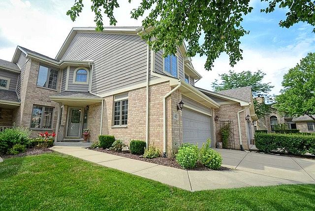 1st image of 40 Lahinch Dr