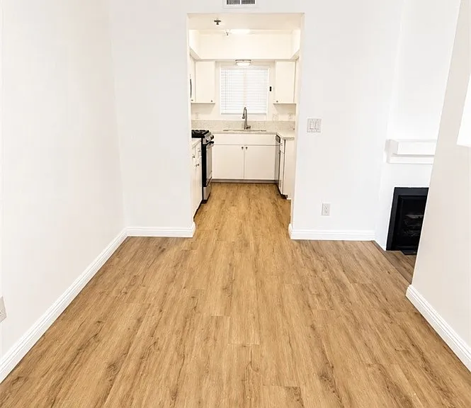 7900 Woodman Ave #105 — Photo 15