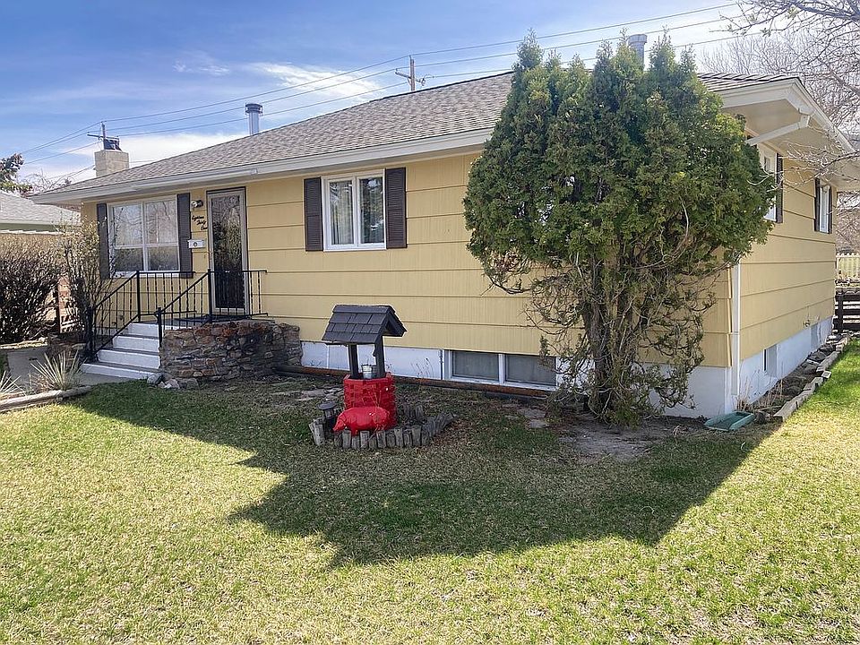 1st image of 1831 Peosta Ave