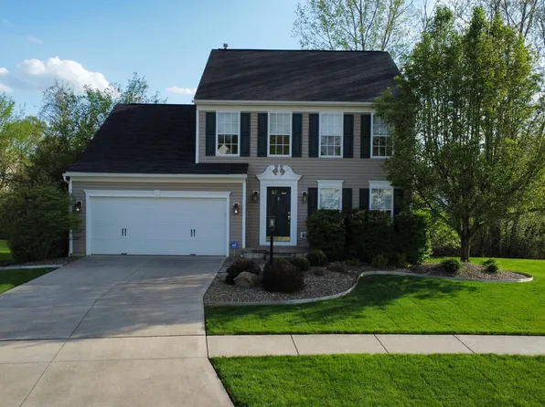 7538 Brookfield Ln, Northfield, OH 44067