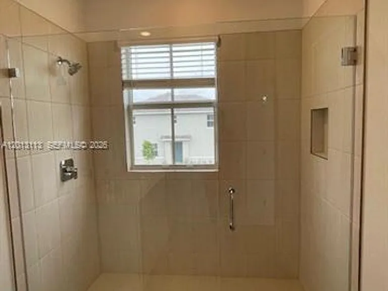 172 SW 171st Ln #Townhouse 172 — Photo 8
