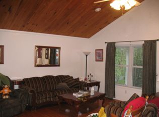 1059 Pine Ridge Ln, Clarkrange, TN 38553